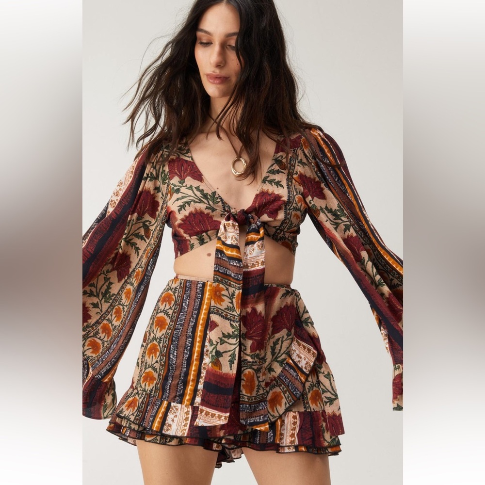 NWT NASTYGAL- Floral Stripe Frill Hem Wrap Skort size 8 and 10 - Picture 1 of 4